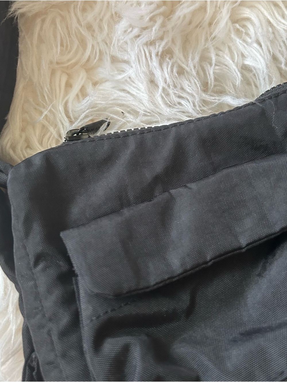 BAGGU Cargo Shoulder Bag - Picture 2 of 4